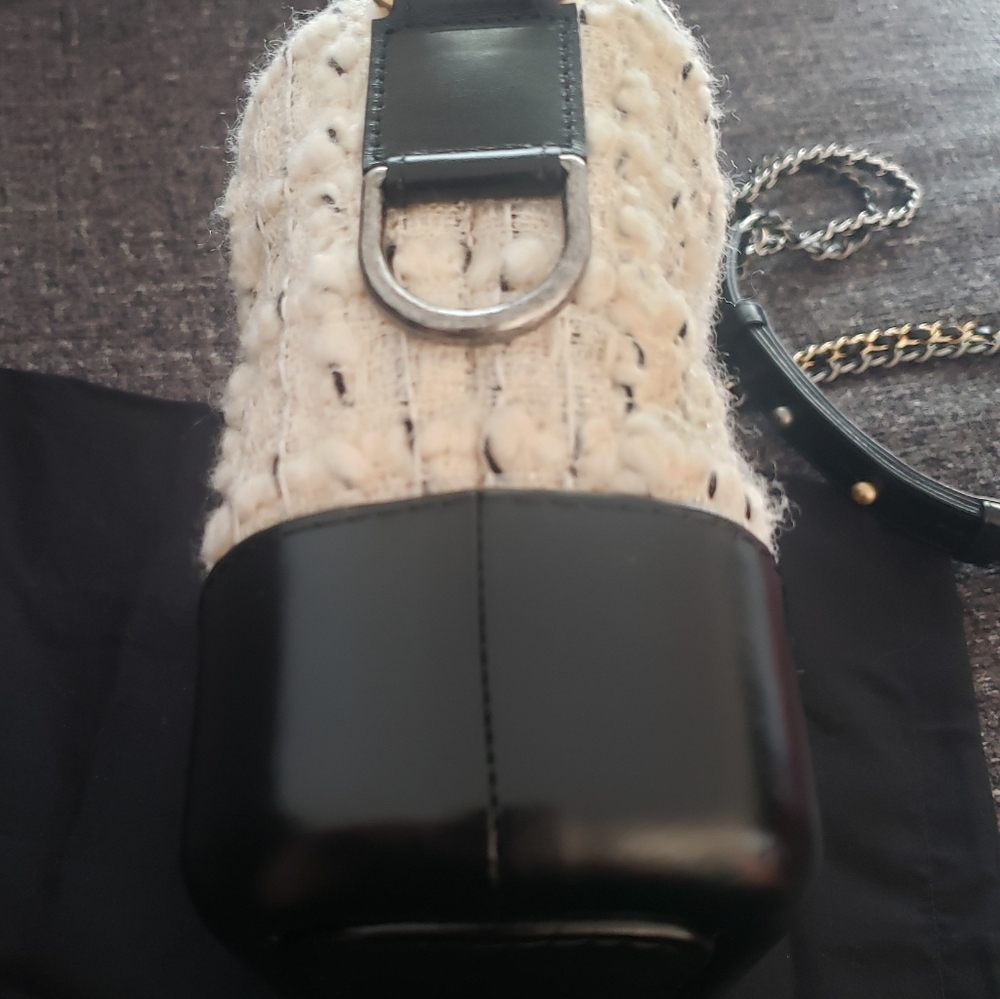 FINAL WEEKEND!NWOT Authentic Chanel Ivory Tweed & Black Calfskin Small Gabrielle - Picture 9 of 12